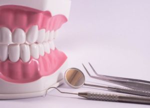 השתלות שיניים ביום אחד ושיקום הפה דר נאסר אדהם